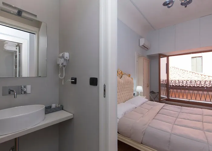 Simon' Secret Guest house 3*