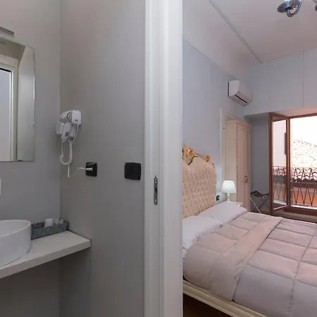 Simon' Secret Guest house 3*